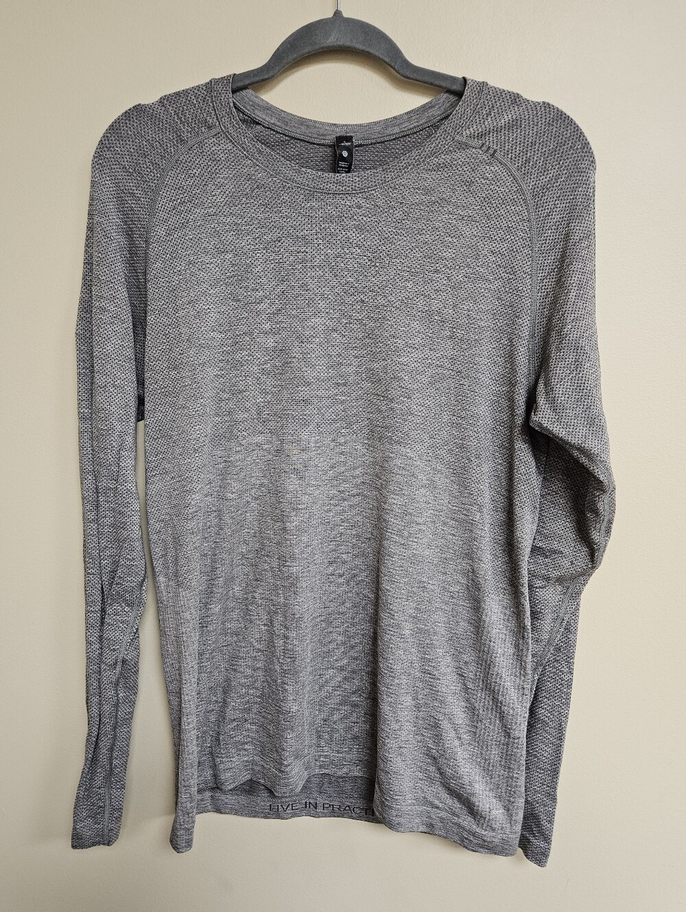 Lululemon S Performance Gray Base Layer Long Sleeve Top Running Athleisure Mens